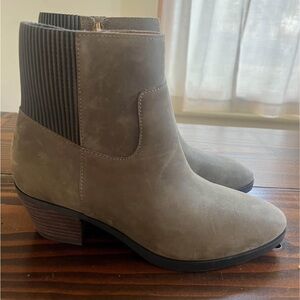 Women’s Boots 👢- Size 7 / Brown